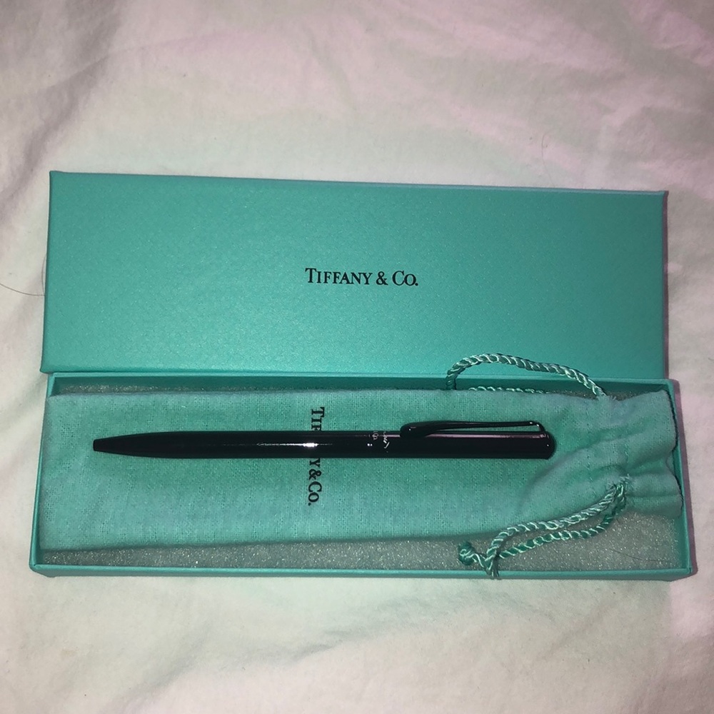 Elsa Perreti retractable pen